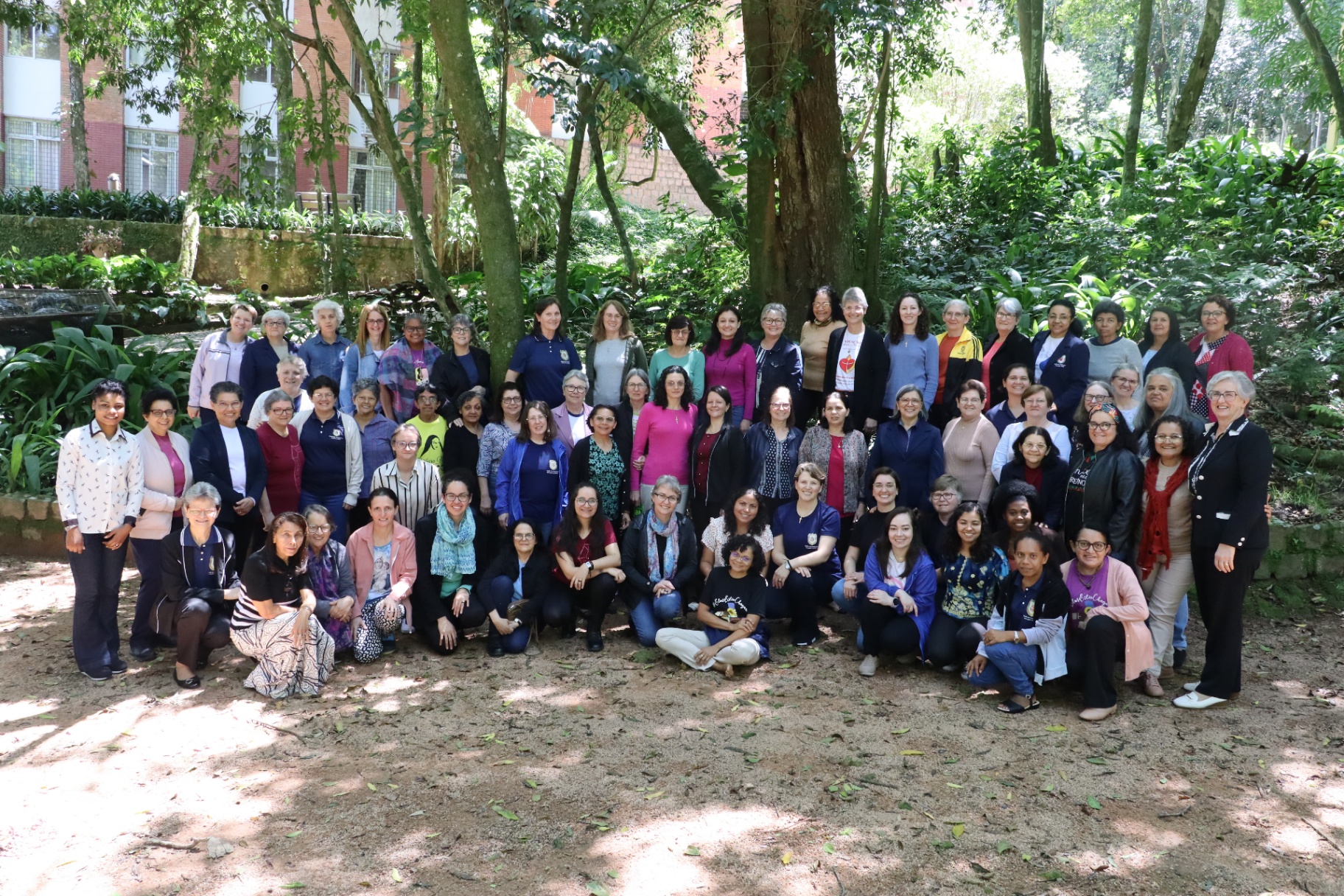 Irmãs do Imaculado Coração de Maria reunidas em comunidade